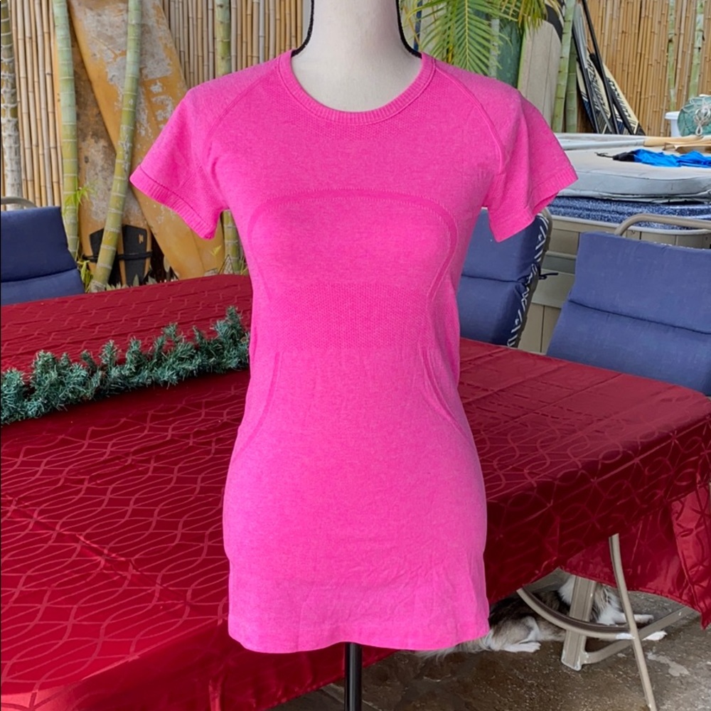 LULULEMON TOP